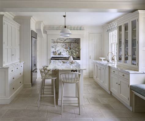 Should a kitchen floor be lighter or darker than cabinets? | Homes and ...
