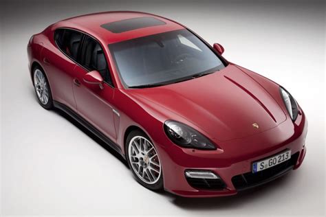Новый спортивный седан Porsche Panamera GTS стал гостем автосалона в ...