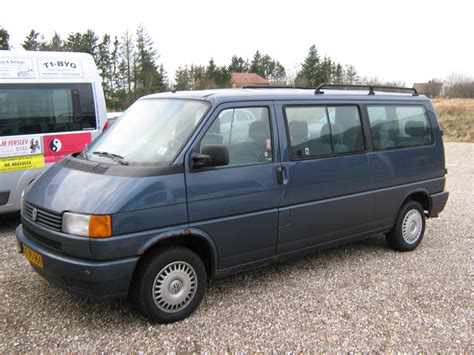 File:Volkswagen Caravelle T4 1990-1995 front.jpg - Wikimedia Commons