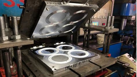 Compression Molding Process 的图像结果