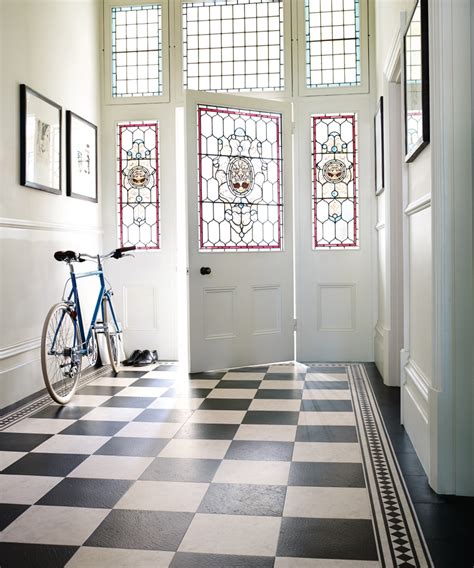 The classic checkerboard floor is this year's biggest trend – here's ...