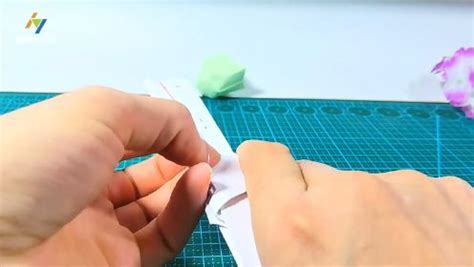 幼儿园剪纸：小男孩（平行连续折剪）_巧手剪纸_巧巧手幼儿手工网