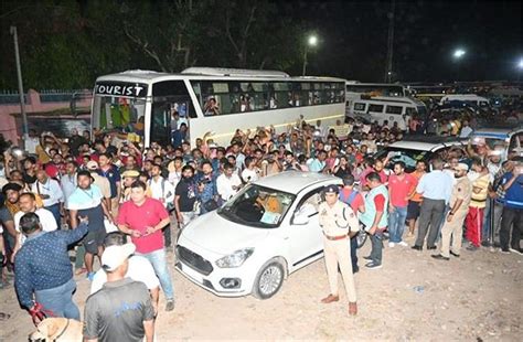 'बम-बम भोले, जय बाबा बर्फानी' जयकारों के साथ अमरनाथ यात्रियों का पहला ...