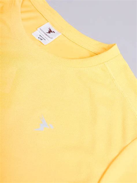 Men Solid Slim Fit Crew Neck T-shirt with TECHNO COOL+