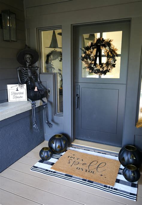 Halloween Front Door Design Ideas