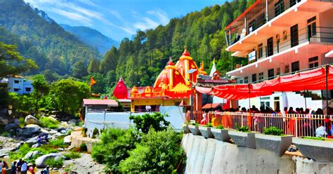 Top 10 Temples in India to Begin the New Year 2026 with Blessings