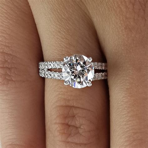 Round Cut Diamond Rings for Engagement - Ara Diamonds