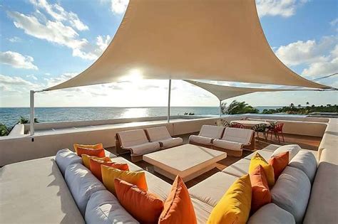 10 Most Romantic Beach Houses In The World