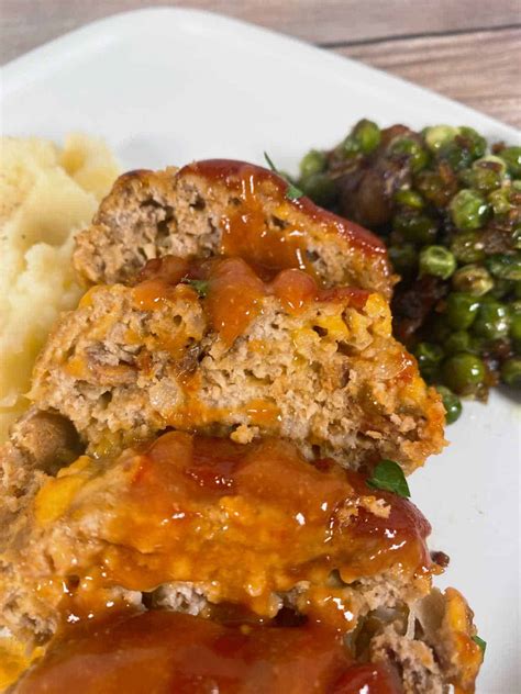 Turkey Cheeseburger Meatloaf Minis - Cookaholic Wife