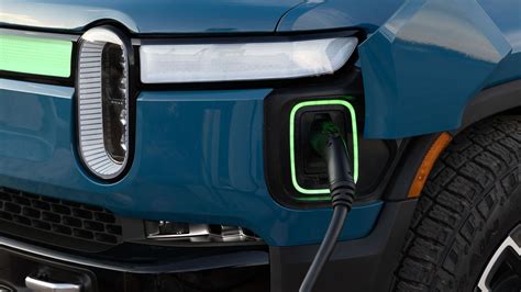 2022 Rivian R1S: Performance, Price, And Photos