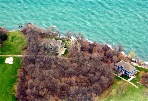 Lagniappe's Lair: Lake Erie oddities: Rattlesnake Island