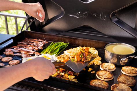 How to Season a Griddle - Traeger Grills