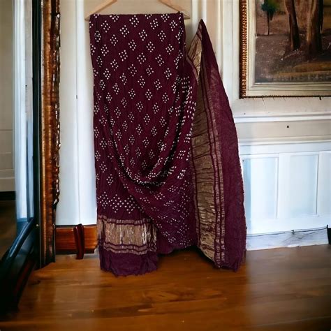 Bandhani Dupatta with Gold Lagdi Palav - Leheriya.com