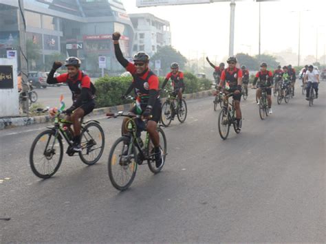 BSF's bicycle rally from Jaisalmer to Kevadia reaches Vadodara to ...