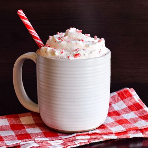 Peppermint Hot Chocolate (Easy Recipe) | Hello Little Home