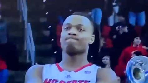 Gesture of Playing Basketball 的图像结果