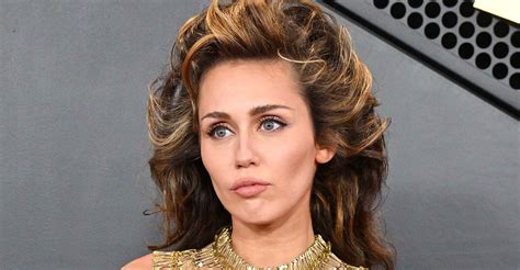 Taylor Swift's Net Worth Hits $1.6 Billion, Making Her The Richest ...