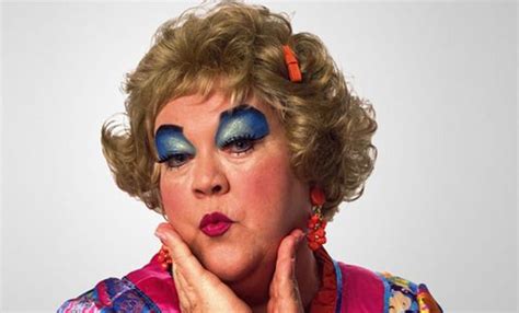 mimi blue eyeshadow