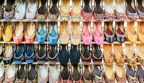 5 Footwear Markets In Kolkata | WhatsHot Kolkata