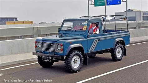 Land Rover Defender 90 & 110 | Mobil Motor Lama