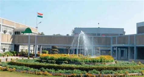 Academic Offerings And Collaborations | MRU