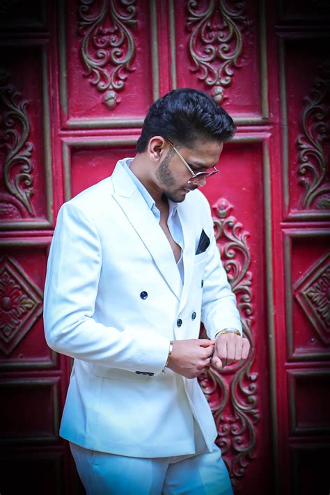 RoyalHood | Premium Men's Rental Clothing Online at Affordable Prices