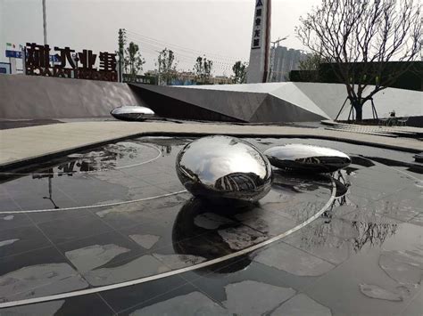 沈阳大型不锈钢镂空玻璃钢雕塑厂定制做金属定制户外园林景观摆件 | 伊范儿时尚