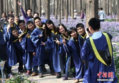 南京高校应届毕业生喜欢“体制内”就业，多数人希望月薪8000元以上_荔枝网新闻