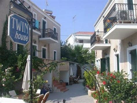 TWIN HOUSE SPETSES (Spetses Town) - Hotel Reviews & Photos - Tripadvisor