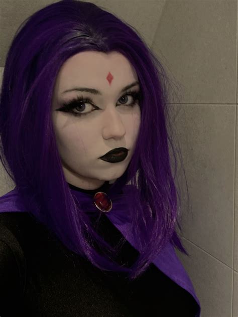 Raven cosplay