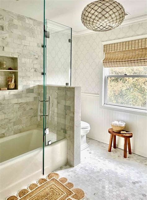 36 Beautiful and Timeless Bathrooms With Hexagon Tile Floors