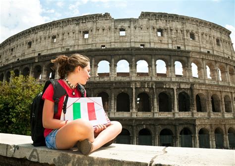 意大利留学生在当地打工的挑战与机遇