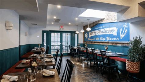 Harlem View | Discovering a City Island Pizza Place - Harlem View