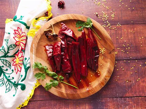 What Is Guajillo Chile (Mexican Dried Whole Peppers) | Mexican Made ...