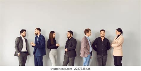 Business People Standing 的图像结果