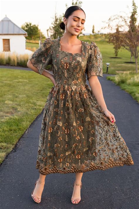 Conservative Dress 的图像结果