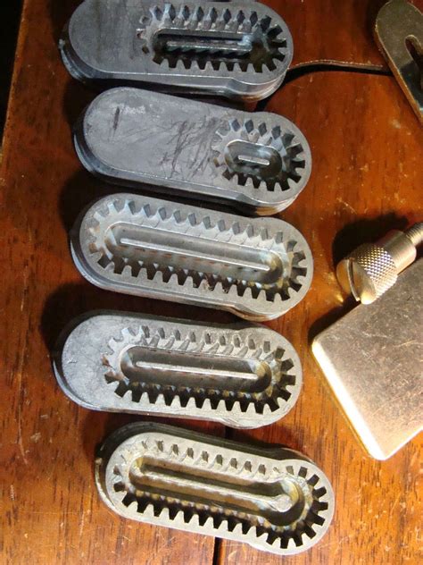 Image result for Singer Buttonhole Tutorial