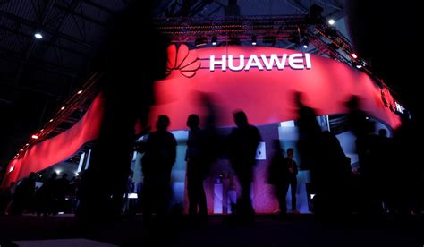 Huawei unveils faster phone chip it says can beat Apple, Samsung
