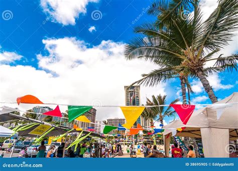 Waikiki Beach Market in Honolulu, Hawaii Editorial Image - Image of ...