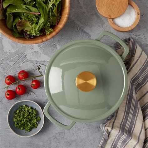 Cast Iron Cauldrons, Pumpkins & Dutch Ovens | Smith & Clark