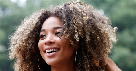 Which Serum Is Good For Curly Hair? – Afterthought