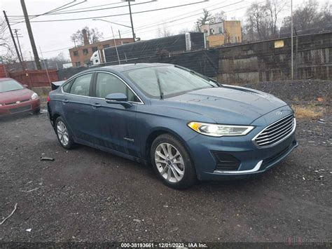 Report 3FA6P0MU1KR167625 FORD FUSION HYBRID 2019 Blue Hybrid - price and damage history