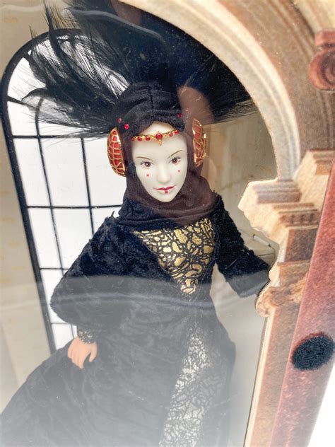Star Wars - Queen Amidala (Black Travel Gown) Portrait Edition ...
