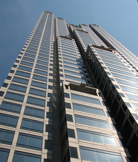 City Building Side View 的图像结果