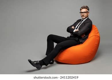 Business Person Full Body 的图像结果