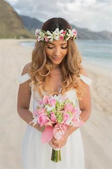 Hawaiian Wedding Hairstyles by 23 Gorgeous Wedding Hairstyles From Real Destination Hawaiian Wedding Hairstyles