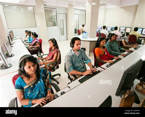 Call centre india hi-res stock photography and images - Alamy