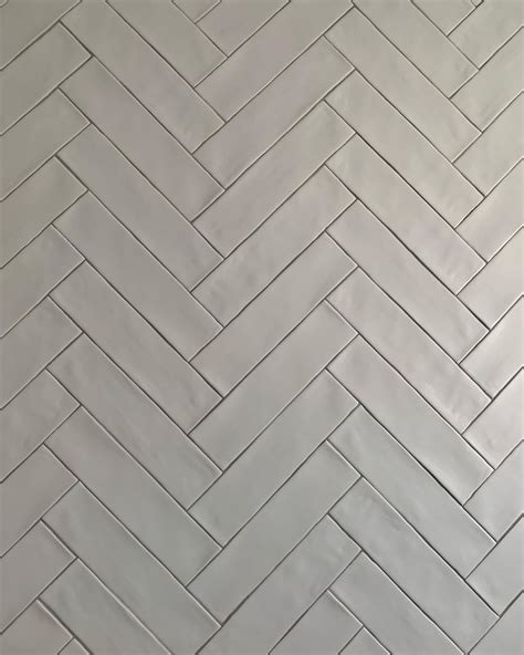 Herringbone Tile Pattern for Stylish Bathroom Walls