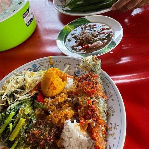 TASIK KEBUN SERENDAH - Inn Reviews, Photos, Rate Comparison - Tripadvisor
