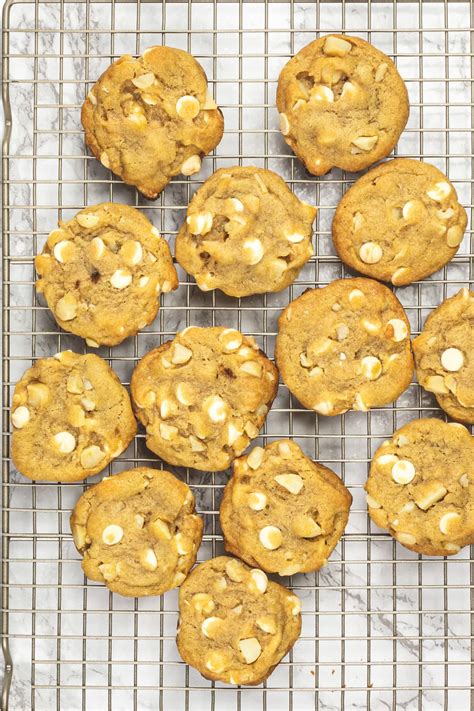 White Chocolate Macadamia Nut Cookies - Spice Up The Curry